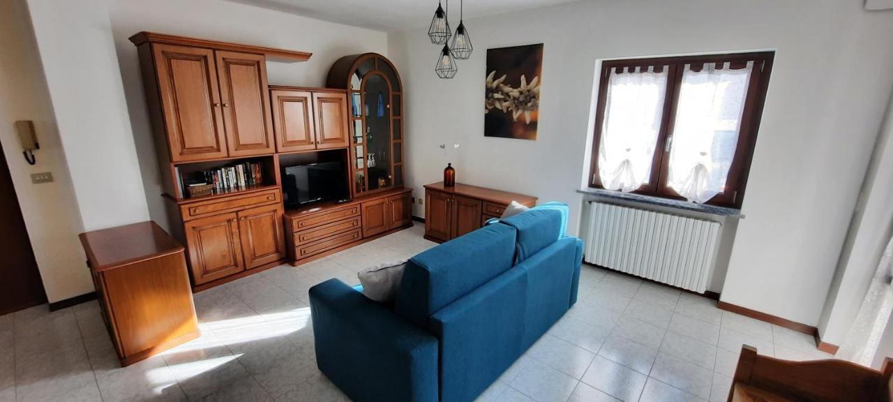 נוס A Casa Di Vera - Vivi La Tua Valle D'Aosta מראה חיצוני תמונה