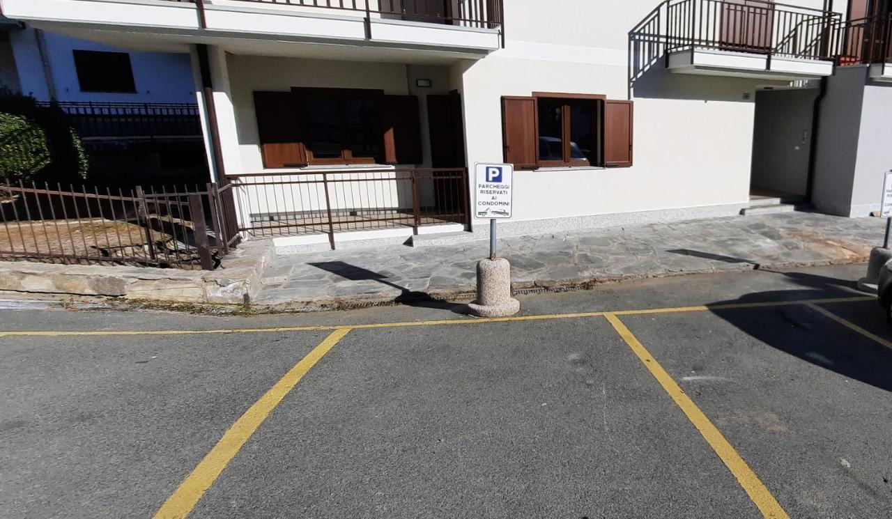 נוס A Casa Di Vera - Vivi La Tua Valle D'Aosta מראה חיצוני תמונה