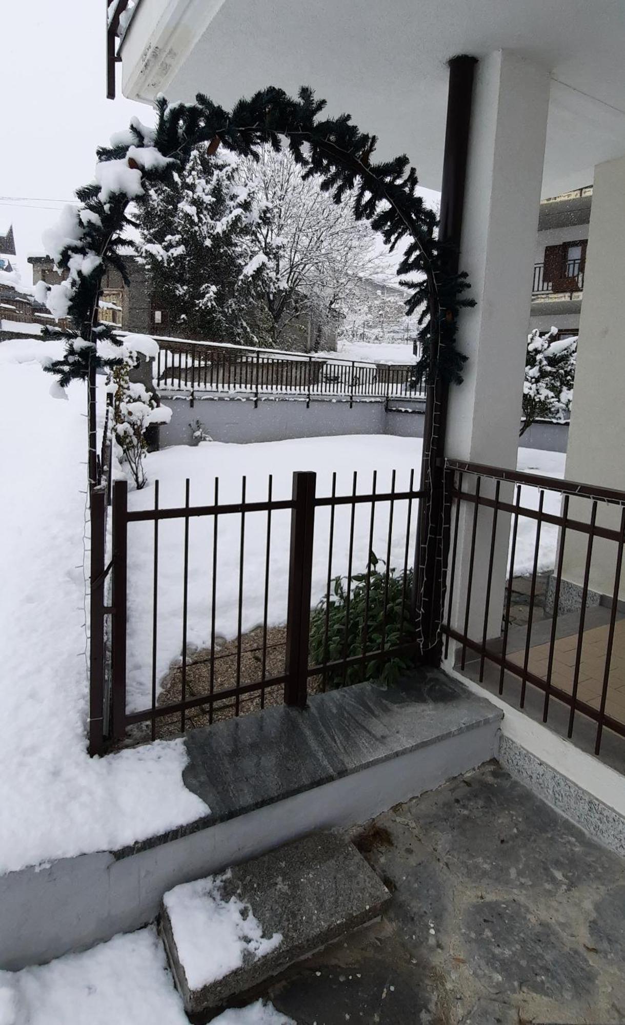 נוס A Casa Di Vera - Vivi La Tua Valle D'Aosta מראה חיצוני תמונה